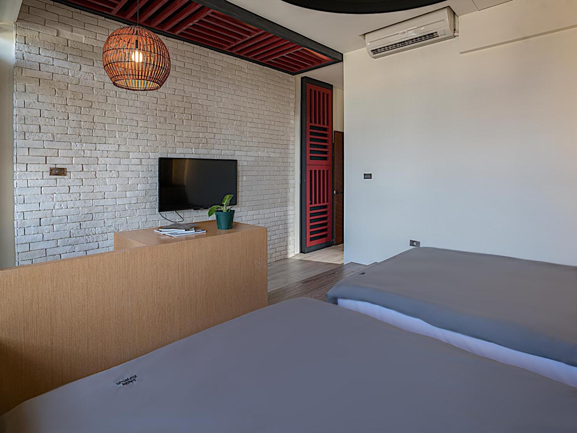 琉球茶室 現代館 Panzió Hsziaoliucsiu Kültér fotó